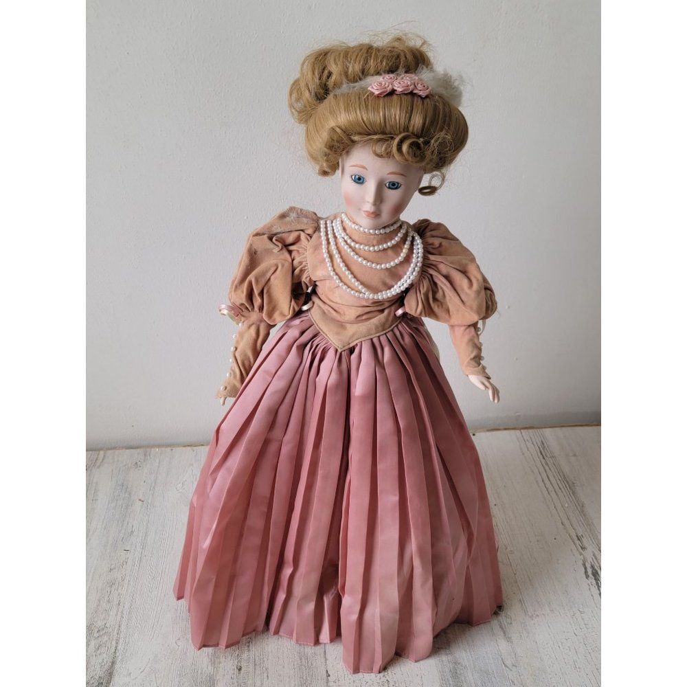 Mann 1989 R.O.C. porcelain doll pink dress woman collectible pearl